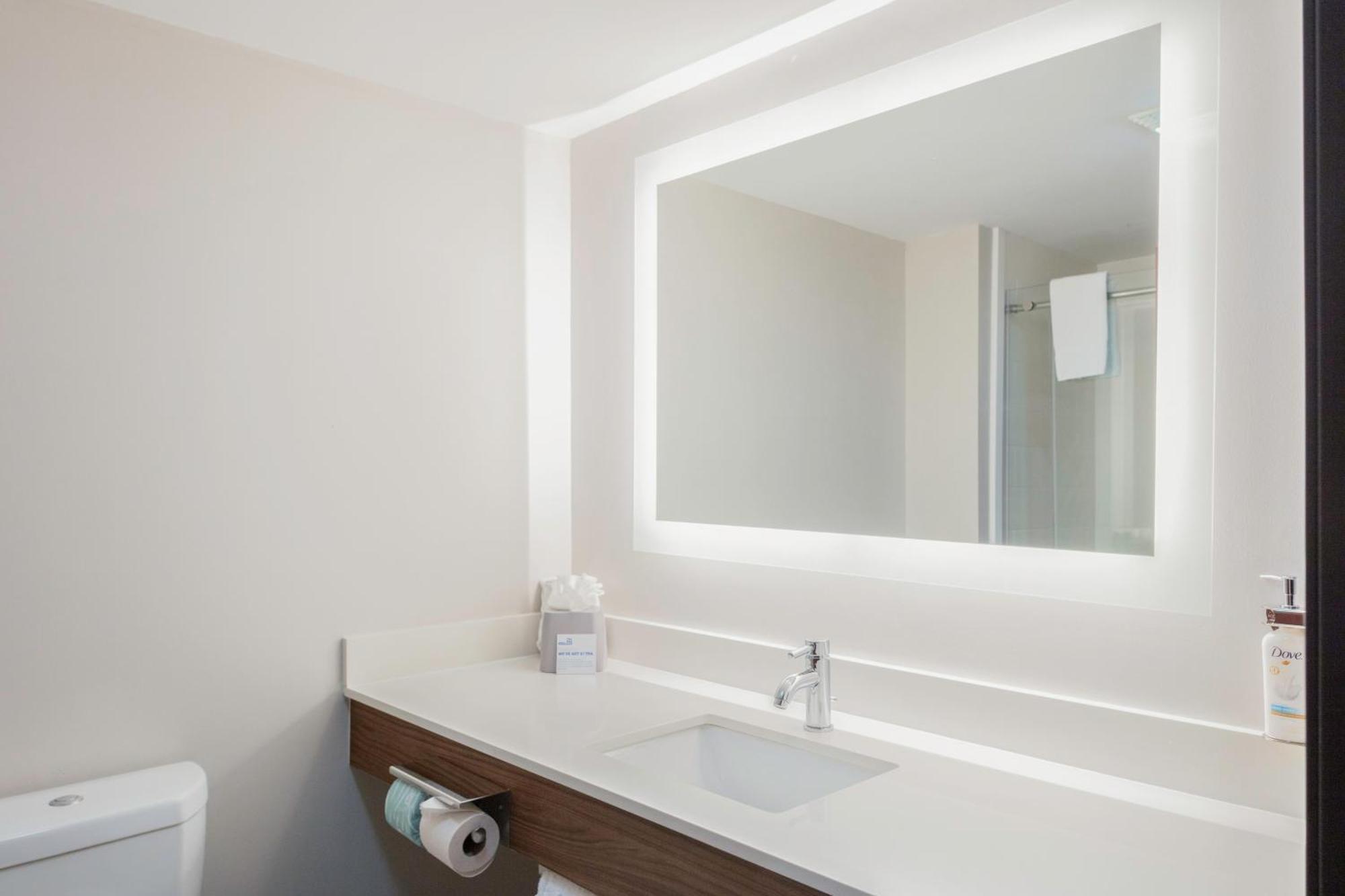 Holiday Inn Express Florence Northeast By Ihg Exteriör bild